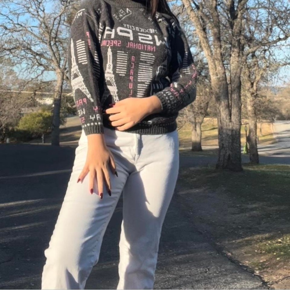 Very cute New York Paris sweater